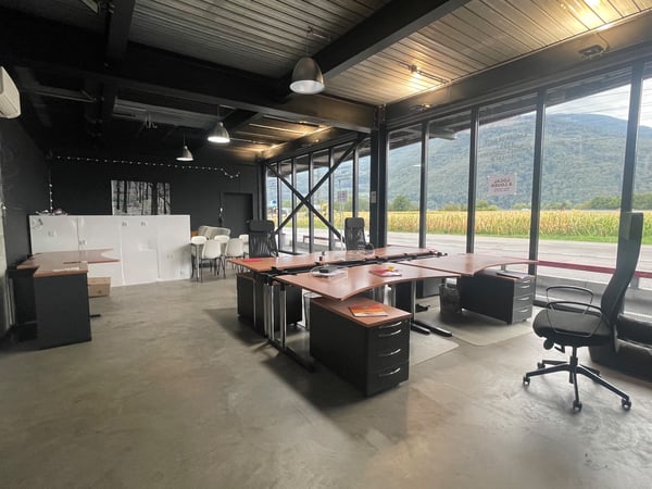 Surface commerciale d'env. 104 m2, de plain pied avec grande vitrine 2