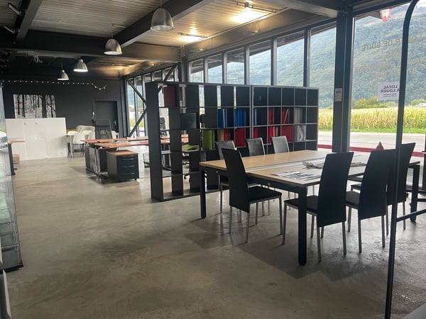 Surface commerciale d'env. 104 m2, de plain pied avec grande vitrine 3