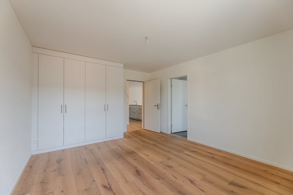 Neuwertige Wohnung mit ansehnlichen Flächen 8