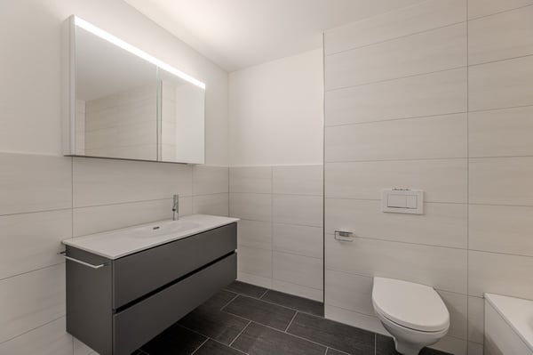 Neuwertige Wohnung mit ansehnlichen Flächen 11