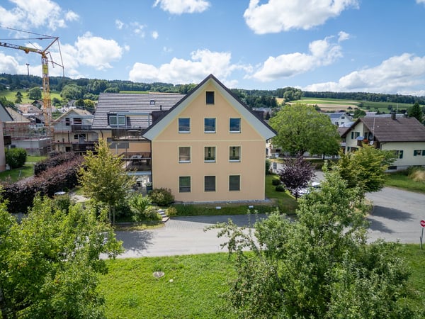 Neuwertige Wohnung mit ansehnlichen Flächen 12