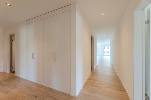 Neuwertige Wohnung mit ansehnlichen Flächen 14