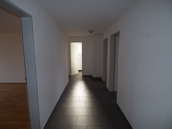 Sanierte 4.5-Zimmer-Wohnung im Hochparterre mit Balkon in Thun 7