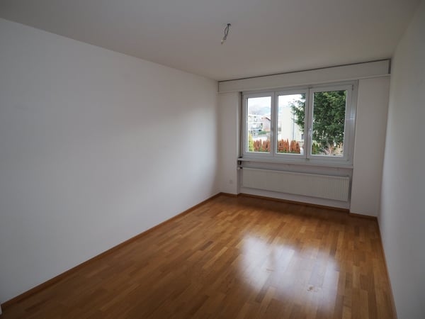 Sanierte 4.5-Zimmer-Wohnung im Hochparterre mit Balkon in Thun 4