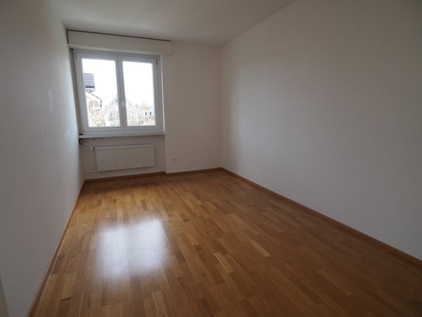 Sanierte 4.5-Zimmer-Wohnung im Hochparterre mit Balkon in Thun 5