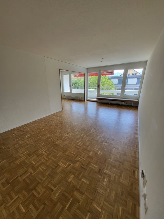 Helle 3.5-Zimmer-Wohnung mit Balkon und Bergblick in Thun 3