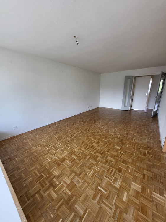 Helle 3.5-Zimmer-Wohnung mit Balkon und Bergblick in Thun 2