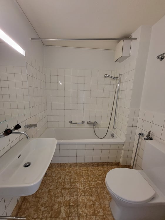 Helle 3.5-Zimmer-Wohnung mit Balkon und Bergblick in Thun 9