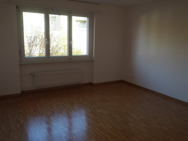 Renovierte 4.5-Zimmer-Wohnung im 1. OG mit Balkon in Thun 8