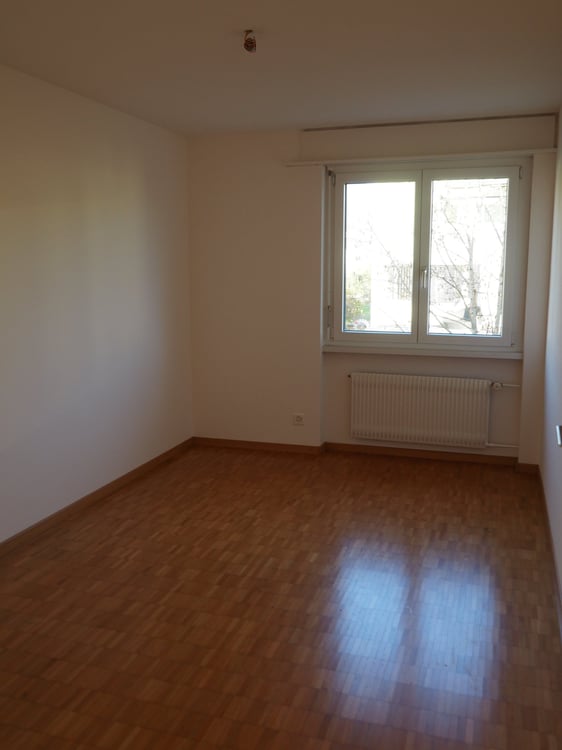 Renovierte 4.5-Zimmer-Wohnung im 1. OG mit Balkon in Thun 7