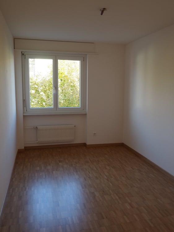 Renovierte 4.5-Zimmer-Wohnung im 1. OG mit Balkon in Thun 6