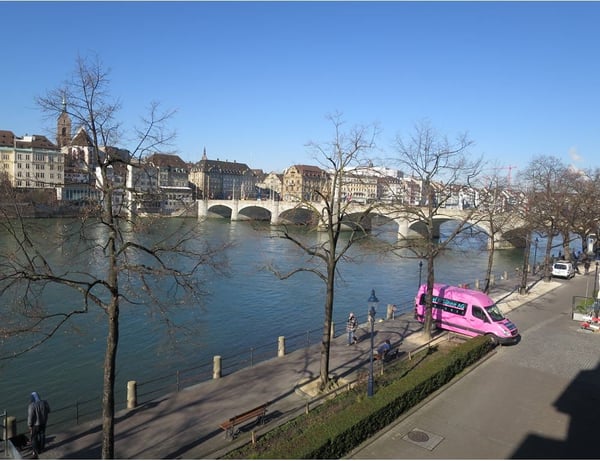 Exklusives Wohnen direkt am Rhein mit Blick auf die historische Altstadt 12