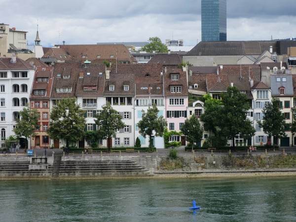 Exklusives Wohnen direkt am Rhein mit Blick auf die historische Altstadt 1