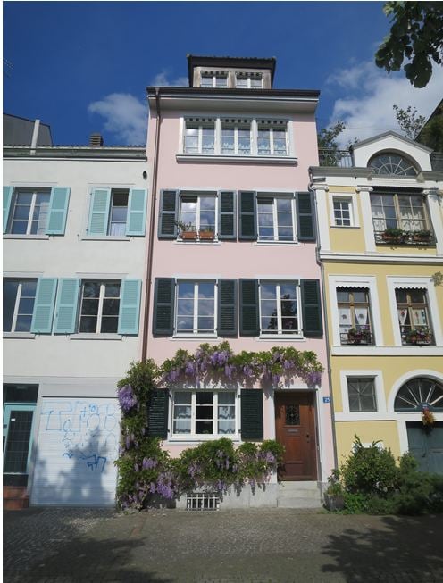 Exklusives Wohnen direkt am Rhein mit Blick auf die historische Altstadt 2