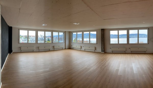 Attraktive und helle Büro-/Gewerbefläche mit Blick auf den Zürichsee 2