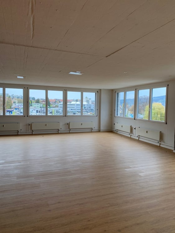 Attraktive und helle Büro-/Gewerbefläche mit Blick auf den Zürichsee 3