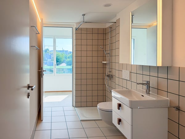 Wohnen mit Stil und Ausblick – 2.5-Zimmerwohnung an beliebter Lage in Zürich 9