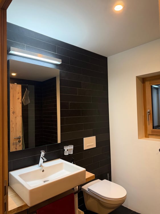 Moderne 3-Zimmer-Erstwohnung mit Loggia in Scuol– ab sofort verfügbar 10