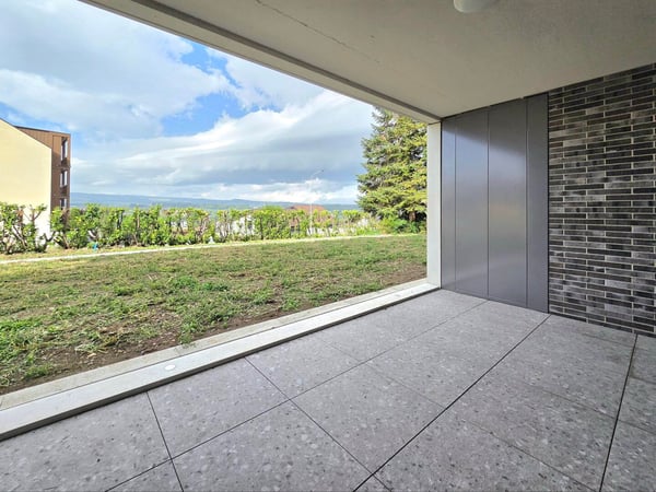 Grosszügige Gartenwohnung mit Aussicht über das Reusstal