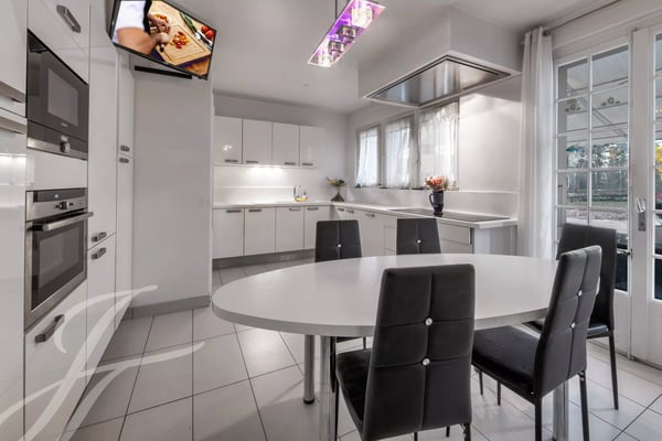Charming property to renovate in the heart of the countryside 8