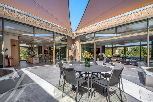 Exceptional property in Plan-les-Ouates 9