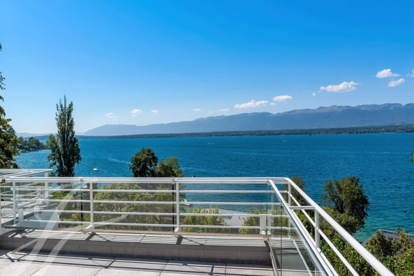 The privilege of an exceptional panoramic view 4