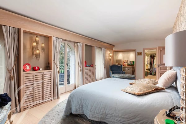 EXCLUSIVE - Luxury and serenity in the heart of Conches 6