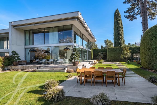 Bright villa in a residential area 1