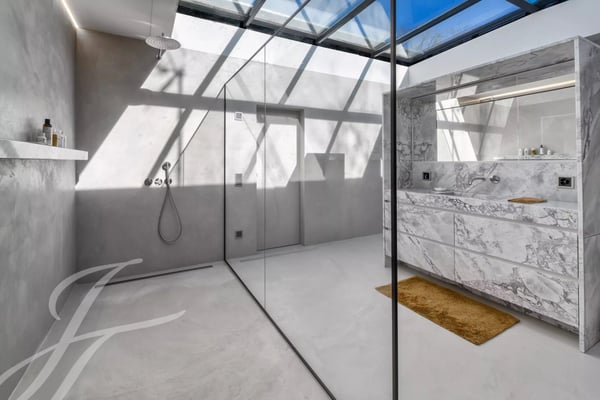 Panoramic view of the lake and contemporary interiors 11