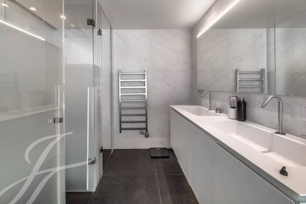Elegant duplex near the lake 8