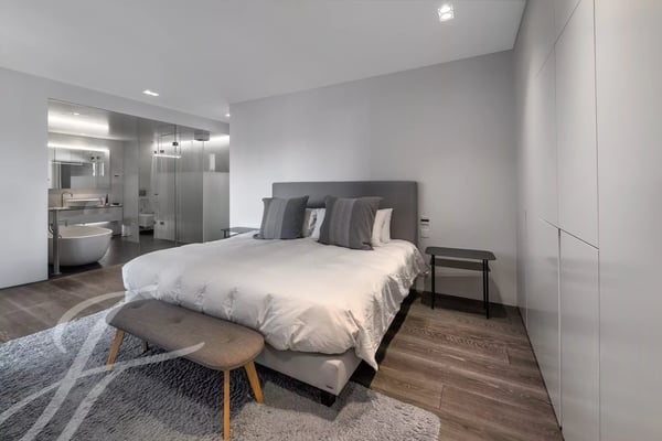 Elegant duplex near the lake 7