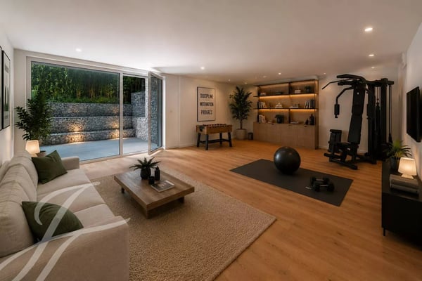 A few steps from the lake shore: Renovated villa with swimming pool 10