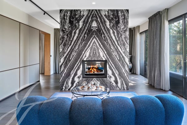 Panoramic view of the lake and contemporary interiors 1