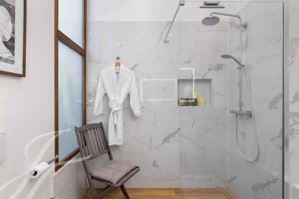 Volume, elegance, location: an exceptional trio 8