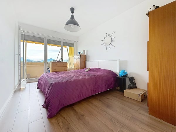 Appartement spacieux et lumineux avec 2 balcons 10