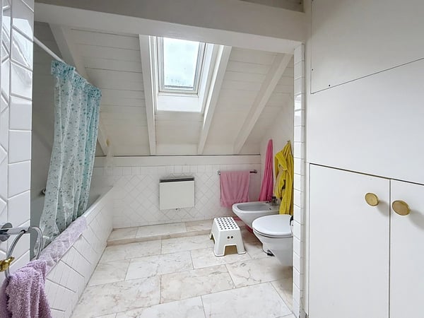 Appartement avec cachet, spacieux et lumineux, avec balcon 8