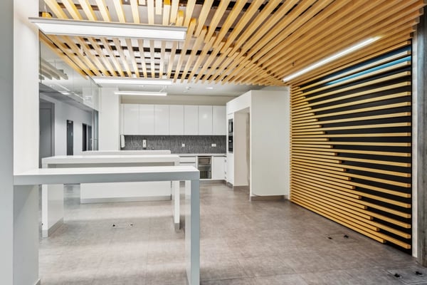 Surfaces commerciales à l'Avenue du Bouchet 2-12 11