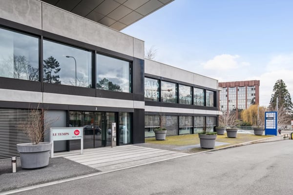 Surfaces commerciales à l'Avenue du Bouchet 12 4