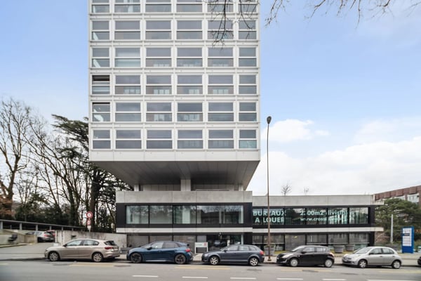 Surfaces commerciales à l'Avenue du Bouchet 12 3