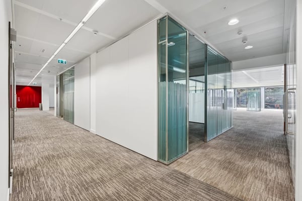 Surfaces commerciales à l'Avenue du Bouchet 12 11