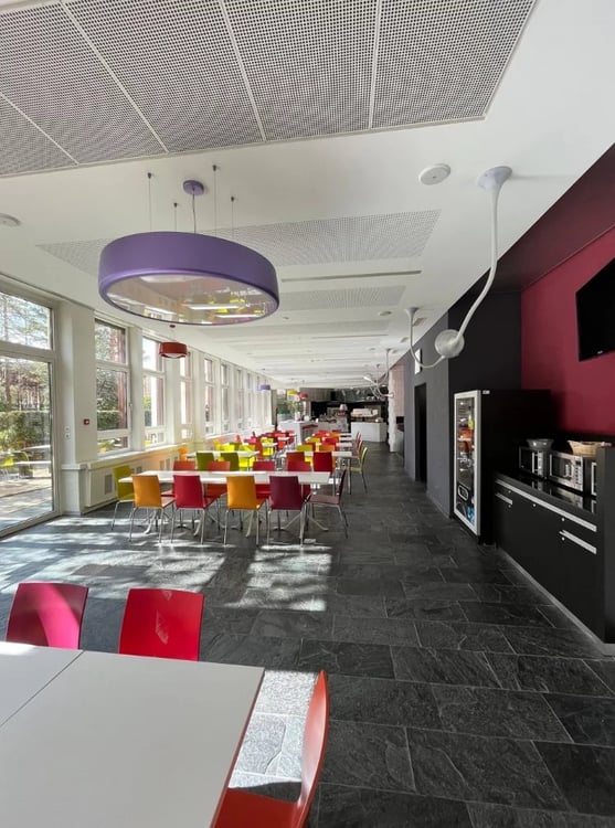 Surfaces administratives entièrement aménagées aux Nations 2