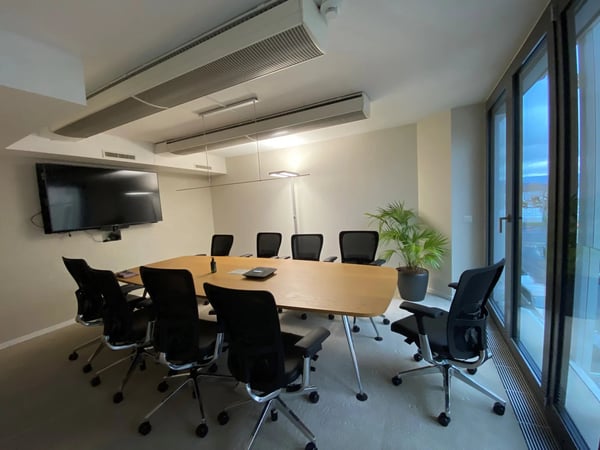 Belles surfaces administratives aménagées 11