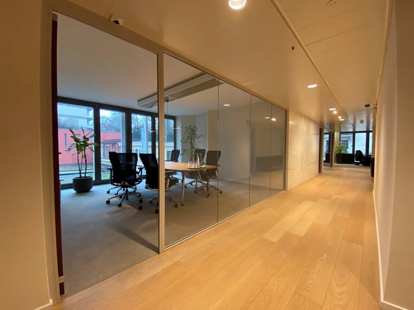 Belles surfaces administratives aménagées 3