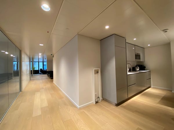 Belles surfaces administratives aménagées 13