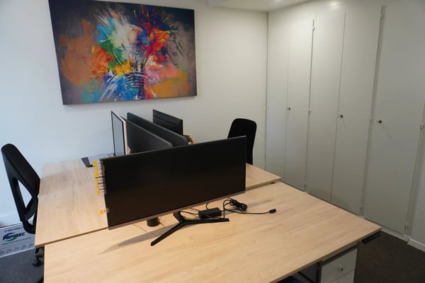 Bureaux lumineux à proximité de toutes les commodités 8