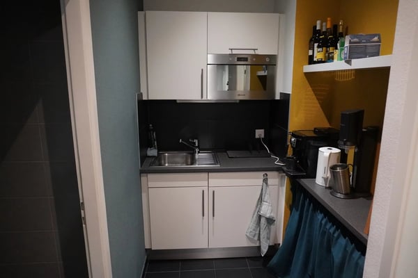 Bureaux lumineux à proximité de toutes les commodités 9