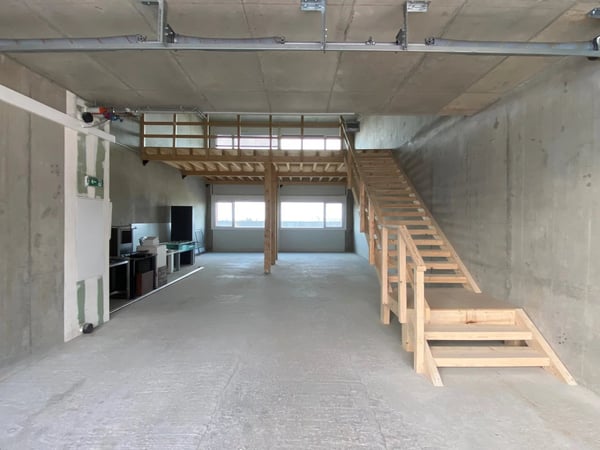 Atelier avec mezzanine à la douane de Bardonnex 4