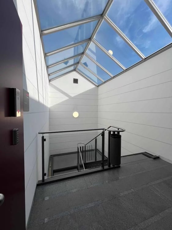 Bureaux aménagés à proximité de l'aéroport 3