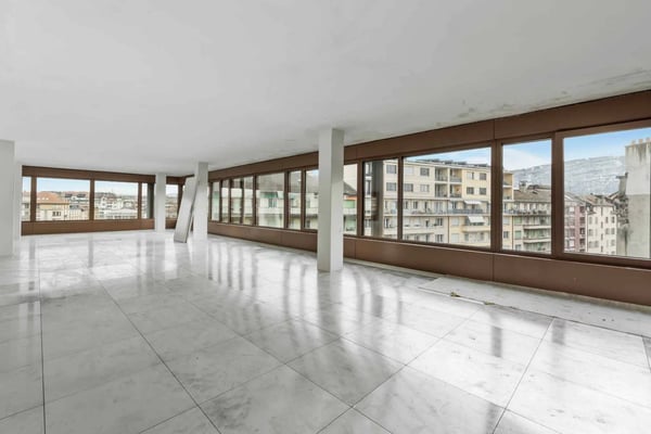 Surfaces administratives livrées clés en main aux Acacias 8