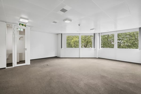 Surfaces administratives aux Charmilles 12
